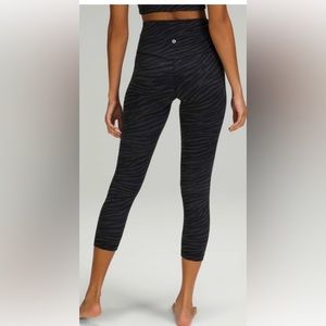 Lululemon Align High-Rise Crop 23" Le Tigre deep coal size 4